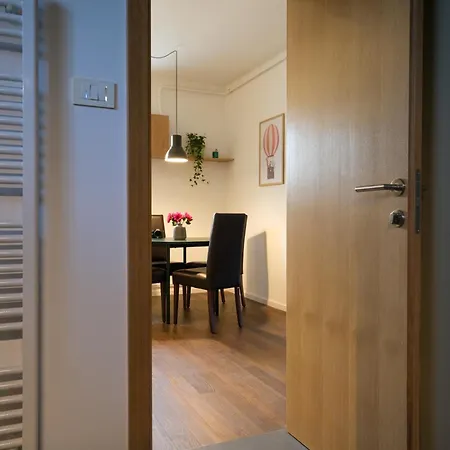 Hisa Breza -